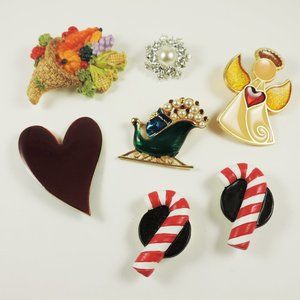 Vintage | Holiday brooch lot